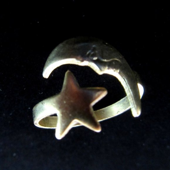 Crescent moon & star gold tone adjustable ring 7 - Picture 4 of 11